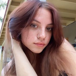 Meet your Posher, Lily